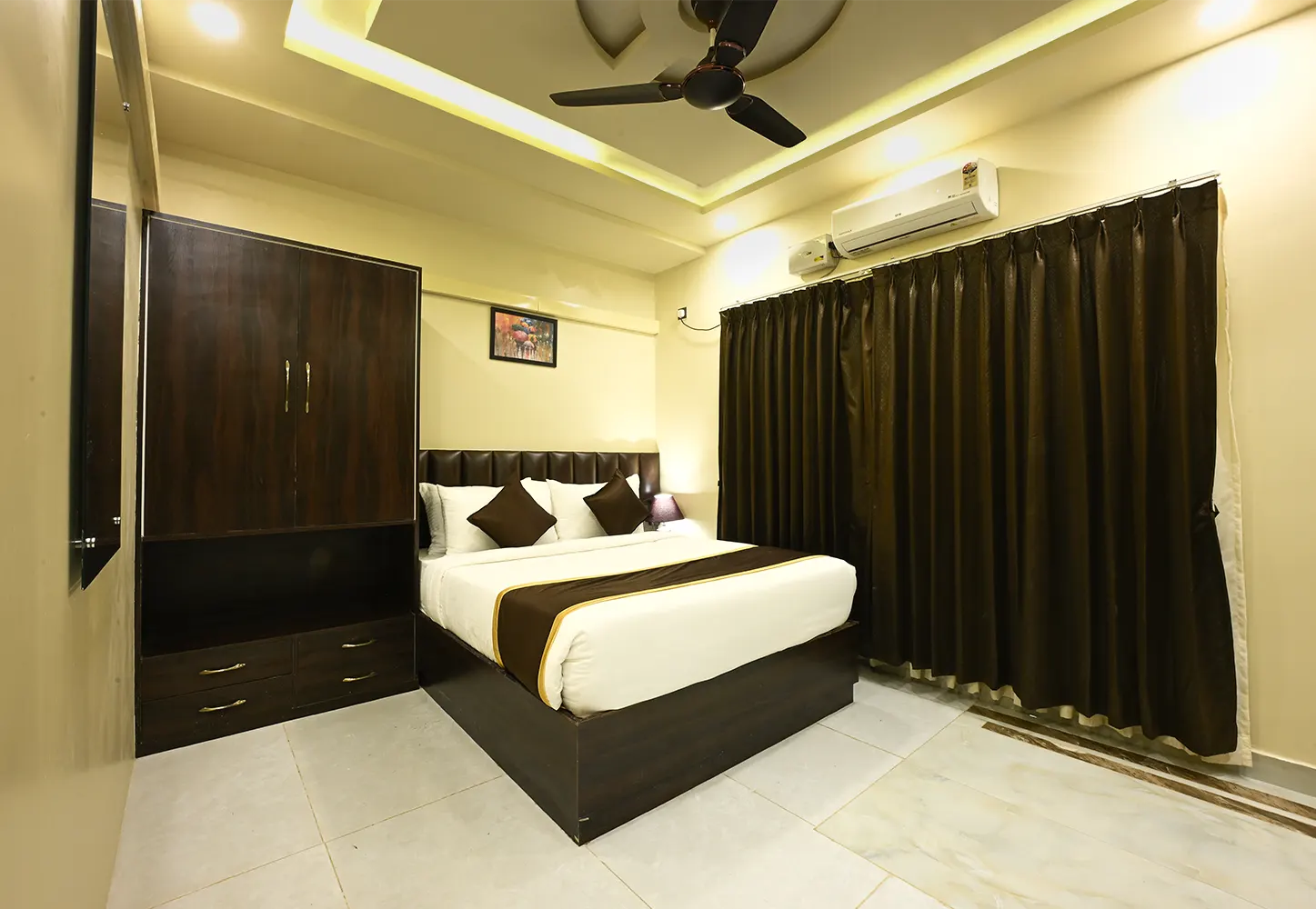 Room Gallery Image 4